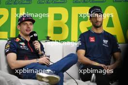 (L to R): Max Verstappen (NLD) Red Bull Racing and Daniel Ricciardo (AUS) AlphaTauri in the FIA Press Conference. 02.11.2023. Formula 1 World Championship, Rd 21, Brazilian Grand Prix, Sao Paulo, Brazil, Preparation Day.