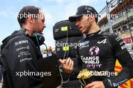 Pierre Gasly (FRA) Alpine F1 Team with Karel Loos (BEL) Alpine F1 Team Race Engineer on the grid. 18.06.2023. Formula 1 World Championship, Rd 9, Canadian Grand Prix, Montreal, Canada, Race Day.