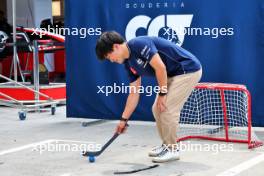 Yuki Tsunoda (JPN) AlphaTauri plays hockey in the pits. 15.06.2023. Formula 1 World Championship, Rd 9, Canadian Grand Prix, Montreal, Canada, Preparation Day.