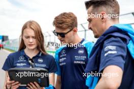 Logan Sargeant (USA) Williams Racing walks the circuit with Elizabeth Wood Boyer (GBR) Williams Racing Performance Engineer and Gaetan Jego, Williams Racing Race Engineer. 15.06.2023. Formula 1 World Championship, Rd 9, Canadian Grand Prix, Montreal, Canada, Preparation Day.