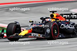 Max Verstappen (NLD) Red Bull Racing RB19. 02.06.2023 Formula 1 World Championship, Rd 8, Spanish Grand Prix, Barcelona, Spain, Practice Day.