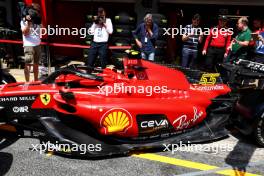 Ferrari SF-23 of Carlos Sainz Jr (ESP) Ferrari - sidepod, engine cover and floor detail. 02.06.2023 Formula 1 World Championship, Rd 8, Spanish Grand Prix, Barcelona, Spain, Practice Day.