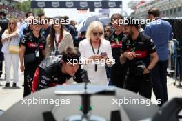 Marianne Valimaa (FIN) mother of Valtteri Bottas (FIN) Alfa Romeo F1 Team, on the grid. 04.06.2023. Formula 1 World Championship, Rd 8, Spanish Grand Prix, Barcelona, Spain, Race Day.