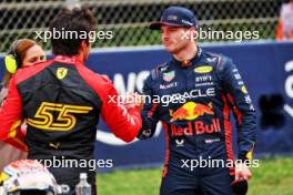 (L to R): Second placed Carlos Sainz Jr (ESP) Ferrari congratulates pole sitter Max Verstappen (NLD) Red Bull Racing in qualifying parc ferme. 03.06.2023. Formula 1 World Championship, Rd 8, Spanish Grand Prix, Barcelona, Spain, Qualifying Day.