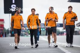 Oscar Piastri (AUS) McLaren walks the circuit with the team. 01.06.2023. Formula 1 World Championship, Rd 8, Spanish Grand Prix, Barcelona, Spain, Preparation Day.