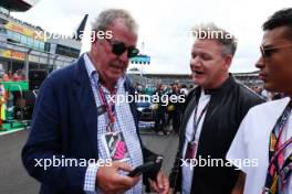 (L to R): Jeremy Clarkson (GBR) with Gordon Ramsey (GBR) Celebrity Chef on the grid. 09.07.2023. Formula 1 World Championship, Rd 11, British Grand Prix, Silverstone, England, Race Day.