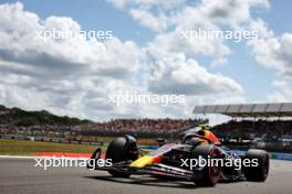 Sergio Perez (MEX) Red Bull Racing RB19 on the grid. 09.07.2023. Formula 1 World Championship, Rd 11, British Grand Prix, Silverstone, England, Race Day.