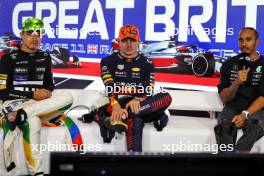 (L to R): Lando Norris (GBR) McLaren; Max Verstappen (NLD) Red Bull Racing; and Lewis Hamilton (GBR) Mercedes AMG F1, in the post race FIA Press Conference. 09.07.2023. Formula 1 World Championship, Rd 11, British Grand Prix, Silverstone, England, Race Day.