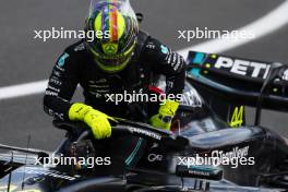 Lewis Hamilton (GBR) Mercedes AMG F1 W14 celebrates his third position in parc ferme. 09.07.2023. Formula 1 World Championship, Rd 11, British Grand Prix, Silverstone, England, Race Day.