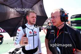 (L to R): Kevin Magnussen (DEN) Haas F1 Team with Mark Slade (GBR) Haas F1 Team Race Engineer on the grid. 23.07.2023. Formula 1 World Championship, Rd 12, Hungarian Grand Prix, Budapest, Hungary, Race Day.