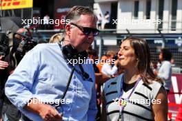 (L to R): Finn Rausing (SWE) Tetra Laval Co-Owner and Alfa Romeo F1 Team Co-Owner with Tatiana Calderon (COL) on the grid. 23.07.2023. Formula 1 World Championship, Rd 12, Hungarian Grand Prix, Budapest, Hungary, Race Day.