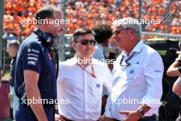 Peter Bayer, AlphaTauri Chief Executive Officer (Left) with Andrew Mallalieu (BAR) FIA Steward (Right) on the grid. 23.07.2023. Formula 1 World Championship, Rd 12, Hungarian Grand Prix, Budapest, Hungary, Race Day.