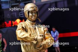 Paddock atmosphere - human statue. 23.07.2023. Formula 1 World Championship, Rd 12, Hungarian Grand Prix, Budapest, Hungary, Race Day.