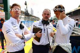 (L to R): James Vowles (GBR) Williams Racing Team Principal on the grid with James Urwin (GBR) Williams Racing Race Engineer and Alexander Albon (THA) Williams Racing. 03.09.2023. Formula 1 World Championship, Rd 15, Italian Grand Prix, Monza, Italy, Race Day.