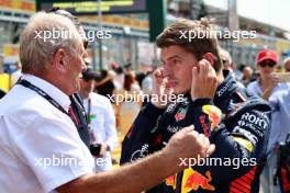 (L to R): Dr Helmut Marko (AUT) Red Bull Motorsport Consultant on the grid with Dr Helmut Marko (AUT) Red Bull Motorsport Consultant. 03.09.2023. Formula 1 World Championship, Rd 15, Italian Grand Prix, Monza, Italy, Race Day.