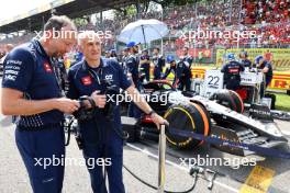 (L to R): Peter Bayer, AlphaTauri Chief Executive Officer on the grid with Franz Tost (AUT) AlphaTauri Team Principal. 03.09.2023. Formula 1 World Championship, Rd 15, Italian Grand Prix, Monza, Italy, Race Day.