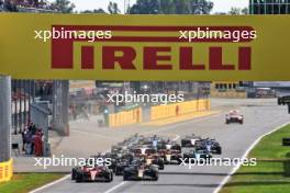 Carlos Sainz Jr (ESP) Ferrari SF-23 leads at the start of the race. 03.09.2023. Formula 1 World Championship, Rd 15, Italian Grand Prix, Monza, Italy, Race Day.