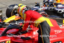 Charles Leclerc (MON) Ferrari congratulates pole sitter Carlos Sainz Jr (ESP) Ferrari SF-23 in qualifying parc ferme. 02.09.2023. Formula 1 World Championship, Rd 15, Italian Grand Prix, Monza, Italy, Qualifying Day.