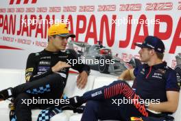 (L to R): Lando Norris (GBR) McLaren and Max Verstappen (NLD) Red Bull Racing in the post race FIA Press Conference. 24.09.2023. Formula 1 World Championship, Rd 17, Japanese Grand Prix, Suzuka, Japan, Race Day.