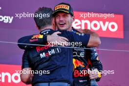 race winner Max Verstappen (NLD) Red Bull Racing celebrates on the podium with Christian Horner (GBR) Red Bull Racing Team Principal. 24.09.2023. Formula 1 World Championship, Rd 17, Japanese Grand Prix, Suzuka, Japan, Race Day.