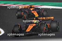 Lando Norris (GBR), McLaren F1 Team Oscar Piastri (AUS), McLaren  24.09.2023. Formula 1 World Championship, Rd 17, Japanese Grand Prix, Suzuka, Japan, Race Day.