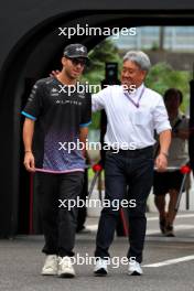 (L to R): Pierre Gasly (FRA) Alpine F1 Team with Masashi Yamamoto (JPN) Red Bull Racing Consultant. 23.09.2023. Formula 1 World Championship, Rd 17, Japanese Grand Prix, Suzuka, Japan, Qualifying Day.