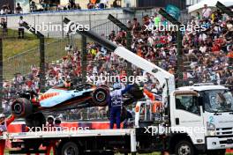 The Williams Racing FW45 of Logan Sargeant (USA) is recovered back to the pits on the back of a truck after he crashed in qualifying. 23.09.2023. Formula 1 World Championship, Rd 17, Japanese Grand Prix, Suzuka, Japan, Qualifying Day.