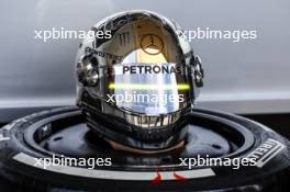 Lewis Hamilton (GBR), Mercedes AMG F1 Bell helmet special edition 23.09.2023. Formula 1 World Championship, Rd 17, Japanese Grand Prix, Suzuka, Japan, Qualifying Day.