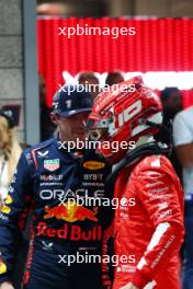 (L to R): Third placed Max Verstappen (NLD) Red Bull Racing in qualifying parc ferme with pole sitter Charles Leclerc (MON) Ferrari. 17.11.2023. Formula 1 World Championship, Rd 22, Las Vegas Grand Prix, Las Vegas, Nevada, USA, Qualifying Day.