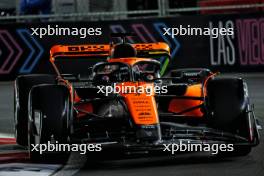 Oscar Piastri (AUS) McLaren MCL60. 17.11.2023. Formula 1 World Championship, Rd 22, Las Vegas Grand Prix, Las Vegas, Nevada, USA, Qualifying Day.