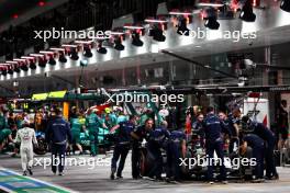 Daniel Ricciardo (AUS) AlphaTauri AT04 and Yuki Tsunoda (JPN) AlphaTauri. 17.11.2023. Formula 1 World Championship, Rd 22, Las Vegas Grand Prix, Las Vegas, Nevada, USA, Qualifying Day.