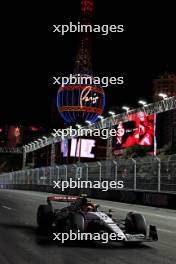 Yuki Tsunoda (JPN) AlphaTauri AT04. 18.11.2023. Formula 1 World Championship, Rd 22, Las Vegas Grand Prix, Las Vegas, Nevada, USA, Race Day.