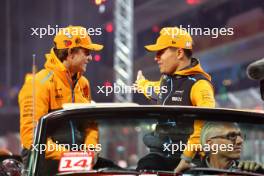 (L to R): Oscar Piastri (AUS) McLaren and Lando Norris (GBR) McLaren on the drivers' parade. 18.11.2023. Formula 1 World Championship, Rd 22, Las Vegas Grand Prix, Las Vegas, Nevada, USA, Race Day.
