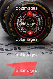 Red Bull Racing Pirelli tyre - Pokerstars. 16.11.2023. Formula 1 World Championship, Rd 22, Las Vegas Grand Prix, Las Vegas, Nevada, USA, Practice Day.