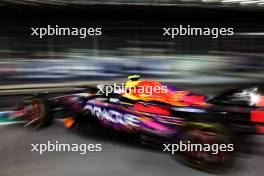 Sergio Perez (MEX) Red Bull Racing RB19 leaves the pits. 16.11.2023. Formula 1 World Championship, Rd 22, Las Vegas Grand Prix, Las Vegas, Nevada, USA, Practice Day.