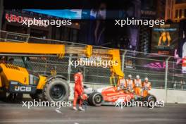 Carlos Sainz Jr (ESP) Ferrari SF-23 stopped in the first practice session after hitting a manhole cover. 16.11.2023. Formula 1 World Championship, Rd 22, Las Vegas Grand Prix, Las Vegas, Nevada, USA, Practice Day.