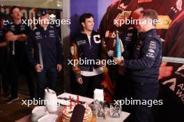 Christian Horner (GBR) Red Bull Racing Team Principal celebrates his 50th birthday with Max Verstappen (NLD) Red Bull Racing, Sergio Perez (MEX) Red Bull Racing, Dr Helmut Marko (AUT) Red Bull Motorsport Consultant, and the team. 16.11.2023. Formula 1 World Championship, Rd 22, Las Vegas Grand Prix, Las Vegas, Nevada, USA, Practice Day.
