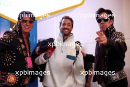 Daniel Ricciardo (AUS) AlphaTauri with Elvis impersonators.  15.11.2023. Formula 1 World Championship, Rd 22, Las Vegas Grand Prix, Las Vegas, Nevada, USA, Preparation Day.