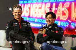 (L to R): Nico Hulkenberg (GER) Haas F1 Team and Zhou Guanyu (CHN) Alfa Romeo F1 Team in the FIA Press Conference. 15.11.2023. Formula 1 World Championship, Rd 22, Las Vegas Grand Prix, Las Vegas, Nevada, USA, Preparation Day.