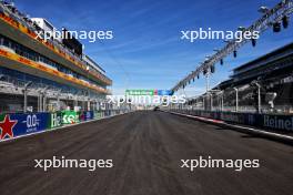 Circuit atmosphere - start / finish straight. 14.11.2023. Formula 1 World Championship, Rd 22, Las Vegas Grand Prix, Las Vegas, Nevada, USA, Preparation Day.