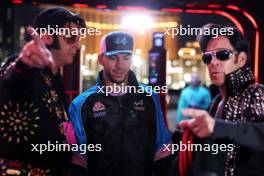 Pierre Gasly (FRA) Alpine F1 Team with Elvis impersonators.  15.11.2023. Formula 1 World Championship, Rd 22, Las Vegas Grand Prix, Las Vegas, Nevada, USA, Preparation Day.