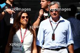 Carlos Sainz (ESP) with his wife Reyes Vazquez de Castro. 26.05.2023. Formula 1 World Championship, Rd 7, Monaco Grand Prix, Monte Carlo, Monaco, Practice Day.