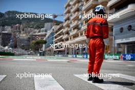 Circuit atmosphere - a marshal. 26.05.2023. Formula 1 World Championship, Rd 7, Monaco Grand Prix, Monte Carlo, Monaco, Practice Day.