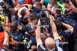 Race winner Max Verstappen (NLD) Red Bull Racing celebrates with the team in parc ferme. 28.05.2023. Formula 1 World Championship, Rd 7, Monaco Grand Prix, Monte Carlo, Monaco, Race Day.