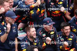 Race winner Max Verstappen (NLD) Red Bull Racing celebrates with the team. 28.05.2023. Formula 1 World Championship, Rd 7, Monaco Grand Prix, Monte Carlo, Monaco, Race Day.
