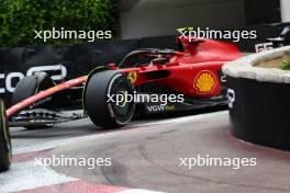 Carlos Sainz Jr (ESP) Ferrari SF-23 with a broken front wing. 28.05.2023. Formula 1 World Championship, Rd 7, Monaco Grand Prix, Monte Carlo, Monaco, Race Day.