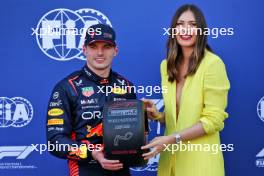 Max Verstappen (NLD) Red Bull Racing receives the Pirelli Pole Position Award from Maria Sharapova (RUS) Former Tennis Player. 27.05.2023. Formula 1 World Championship, Rd 7, Monaco Grand Prix, Monte Carlo, Monaco, Qualifying Day.
