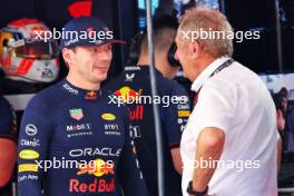 (L to R): Max Verstappen (NLD) Red Bull Racing with Dr Helmut Marko (AUT) Red Bull Motorsport Consultant. 27.05.2023. Formula 1 World Championship, Rd 7, Monaco Grand Prix, Monte Carlo, Monaco, Qualifying Day.