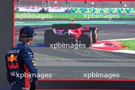 Max Verstappen (NLD) Red Bull Racing RB19 watches Carlos Sainz Jr (ESP) Ferrari SF-23 in qualifying parc ferme. 28.10.2023. Formula 1 World Championship, Rd 20, Mexican Grand Prix, Mexico City, Mexico, Qualifying Day.