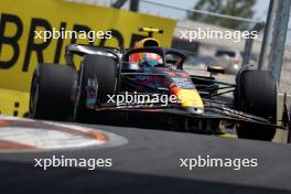 Sergio Perez (MEX) Red Bull Racing RB19.  05.05.2023. Formula 1 World Championship, Rd 5, Miami Grand Prix, Miami, Florida, USA, Practice Day.